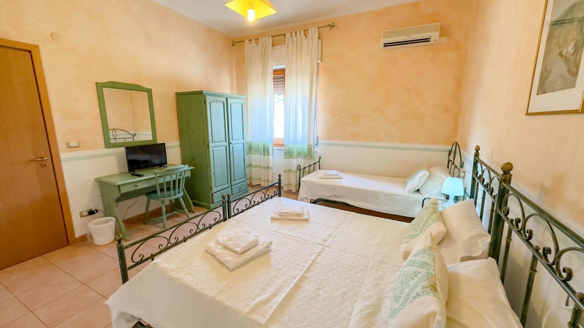 Su Recreu 'E Mare Hotell Bosa Marina Exteriör bild