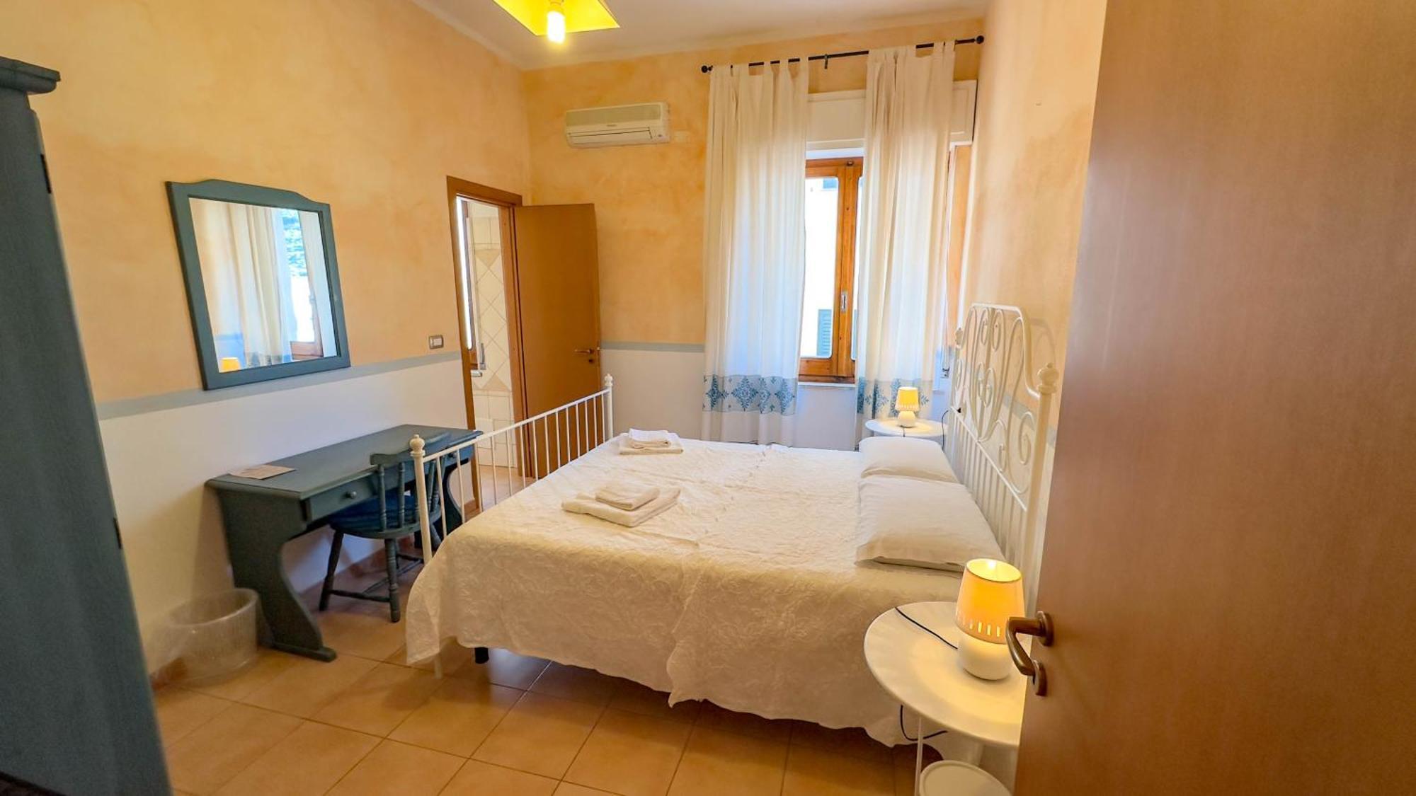 Su Recreu 'E Mare Hotell Bosa Marina Exteriör bild