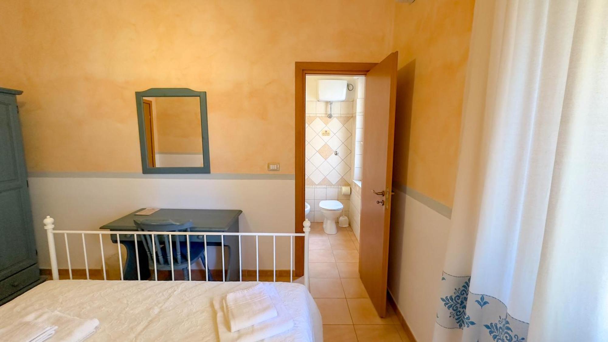 Su Recreu 'E Mare Hotell Bosa Marina Exteriör bild